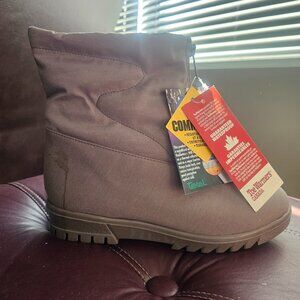 Winter Boots Size 8.5 WW